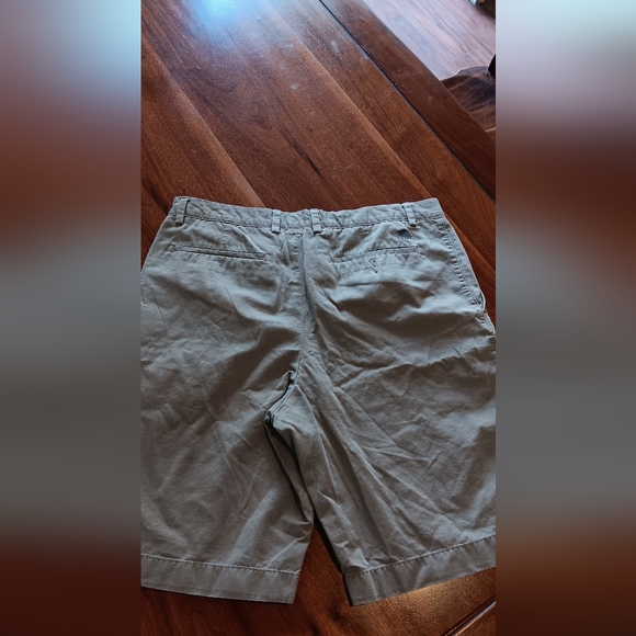BANANA REPUBLIC SHORTS - Picture 4 of 5
